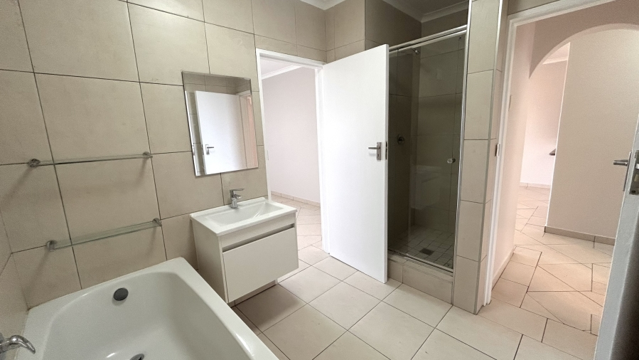 To Let 2 Bedroom Property for Rent in Table View Western Cape